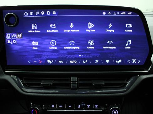 Used 2024 Chevrolet Equinox EV RS image 22