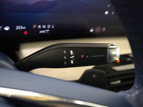 Used 2025 Buick Enclave Avenir w/ Super Cruise Package image 27