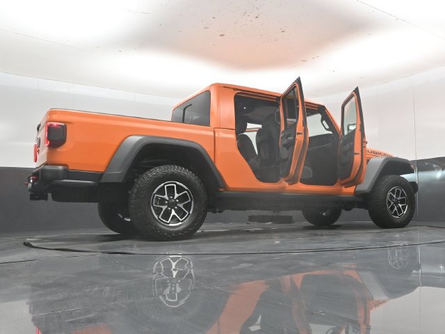 Used 2025 Jeep Gladiator Rubicon w/ Convenience Group AWD/4WD image 58