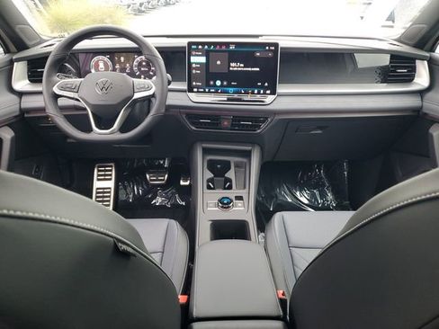 New 2026 Volkswagen Tiguan SE R-Line FWD image 13