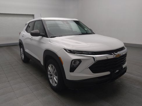 Used 2024 Chevrolet TrailBlazer LS w/ LS Convenience Package FWD image 13