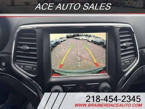 Used 2017 Jeep Grand Cherokee Trailhawk image 13