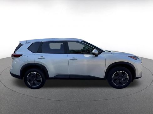 Used 2025 Nissan Rogue SV FWD image 13