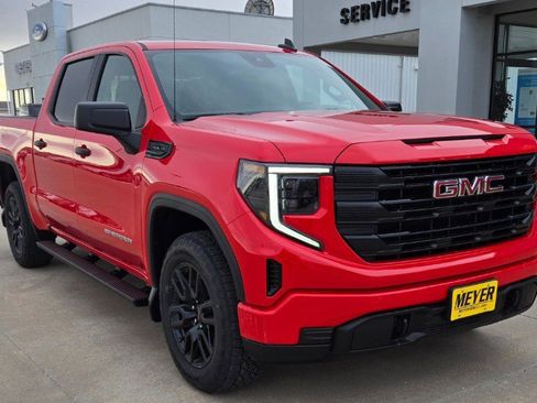 Used 2025 GMC Sierra 1500 Pro w/ Graphite Edition image 2