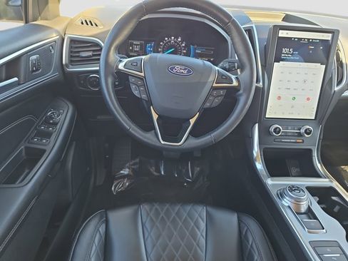 Used 2024 Ford Edge Titanium image 12
