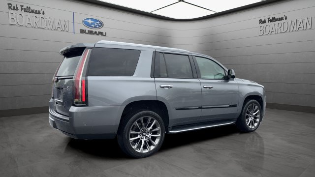 Used 2019 Cadillac Escalade Luxury w/ Escalade Sport Edition AWD/4WD image 4