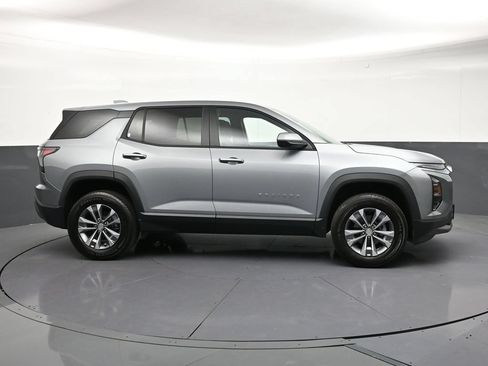 Used 2026 Chevrolet Equinox LT w/ Safety and Technology Package FWD image 6