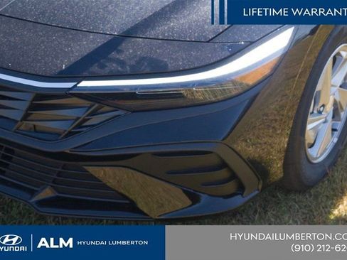 New 2026 Hyundai Elantra SE FWD image 12