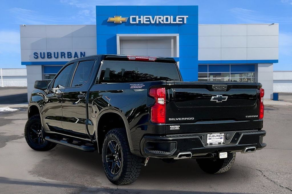 Used 2024 Chevrolet Silverado 1500 Custom Trail Boss AWD/4WD image 3