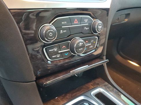 Certified 2023 Chrysler 300 Touring L w/ Popular Equipment Group image 22