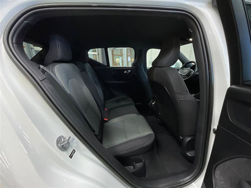 Used 2023 Volvo XC40 B5 Core AWD/4WD image 24