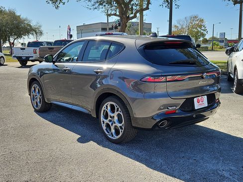 Used 2024 Alfa Romeo Tonale Veloce image 3