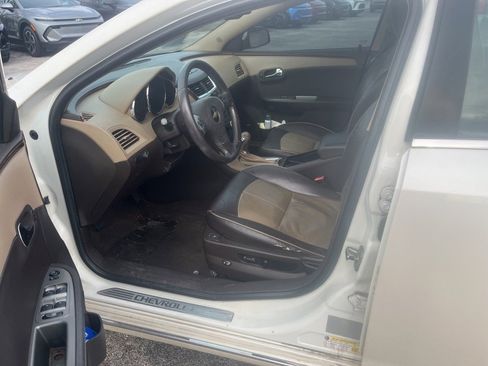 Used 2010 Chevrolet Malibu LTZ image 8