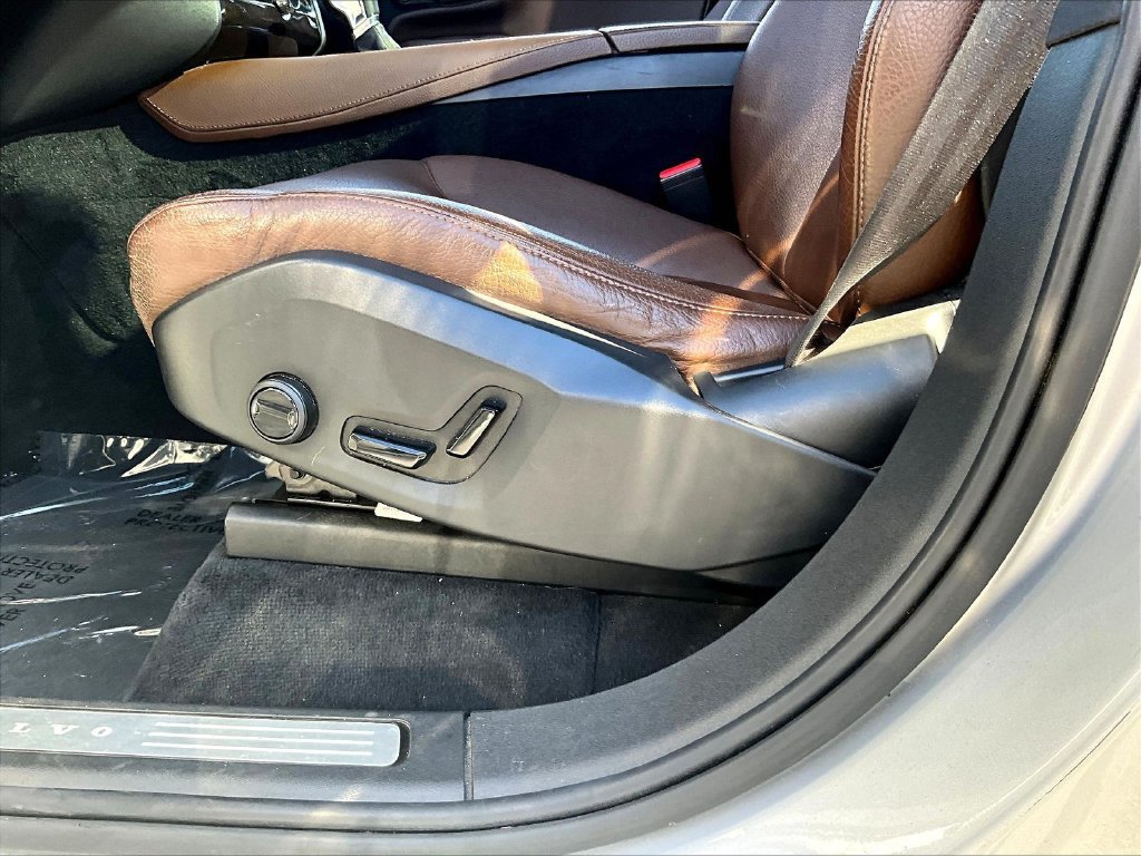 Used 2019 Volvo XC90 T6 Momentum AWD/4WD image 39