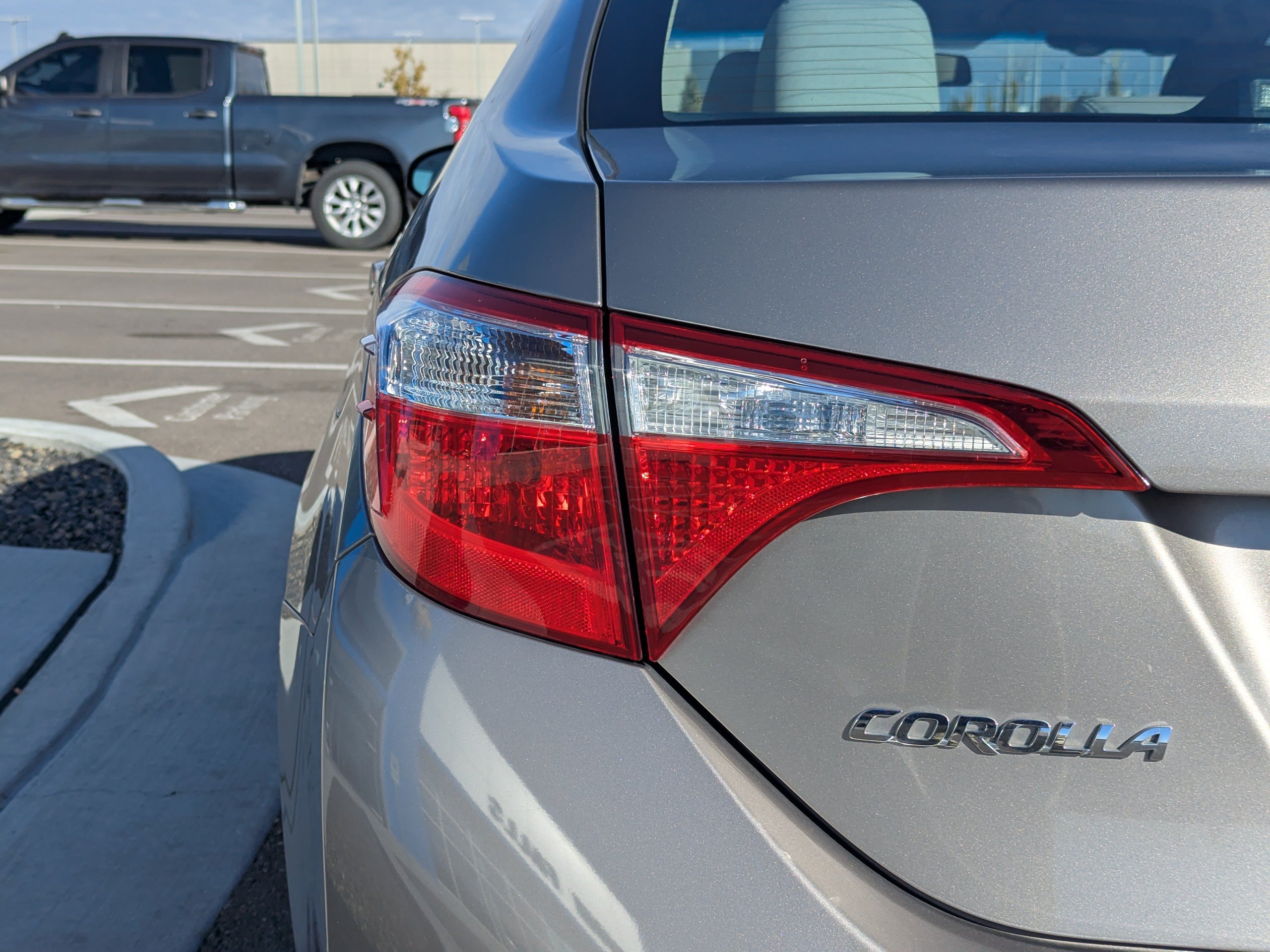 Used 2016 Toyota Corolla LE FWD image 40