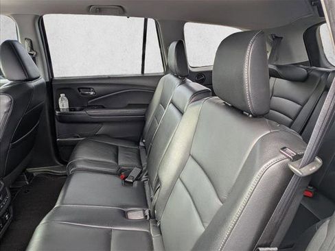 Used 2018 Honda Pilot Touring image 14