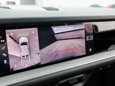 Certified 2026 Porsche Cayenne AWD/4WD image 19