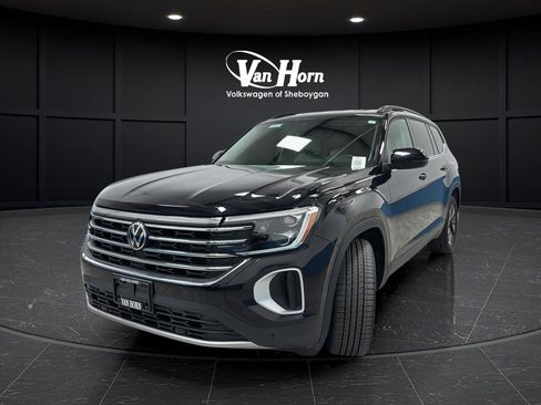 Used 2024 Volkswagen Atlas SE w/ Black Wheel Package image 7