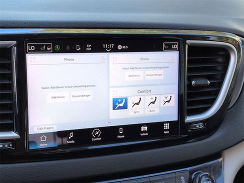 Used 2023 Chrysler Pacifica Touring-L image 15