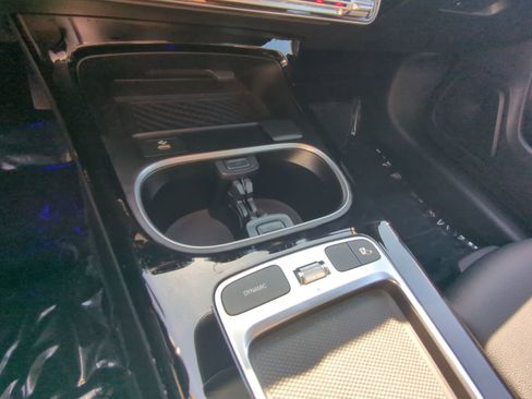 Used 2025 Mercedes-Benz CLA 250 4MATIC image 8