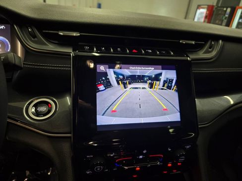 Used 2023 Jeep Grand Cherokee L Laredo image 22