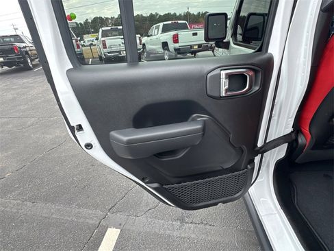 Used 2024 Jeep Wrangler Unlimited Rubicon image 22