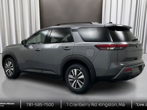 New 2026 Nissan Pathfinder SL image 7