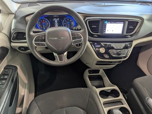 Certified 2022 Chrysler Voyager LX image 13