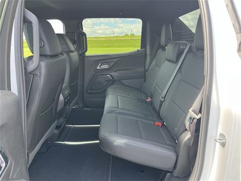 New 2025 Chevrolet Silverado EV LT image 25