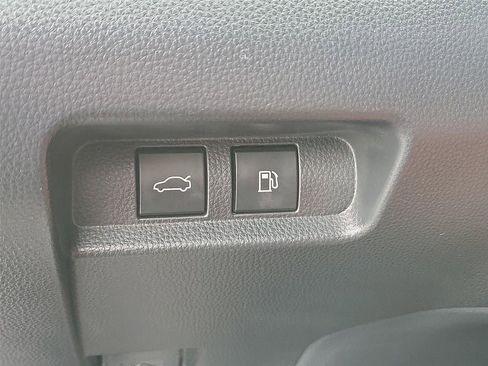 Used 2023 Toyota Crown AWD/4WD image 10