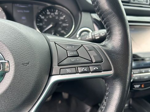 Used 2017 Nissan Rogue Sport SV w/ SV Premium Package image 19