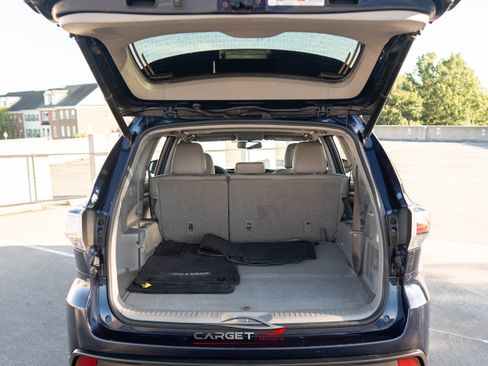 Used 2016 Toyota Highlander XLE image 42