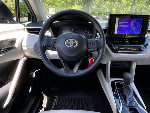 Used 2024 Toyota Corolla Cross L FWD image 8