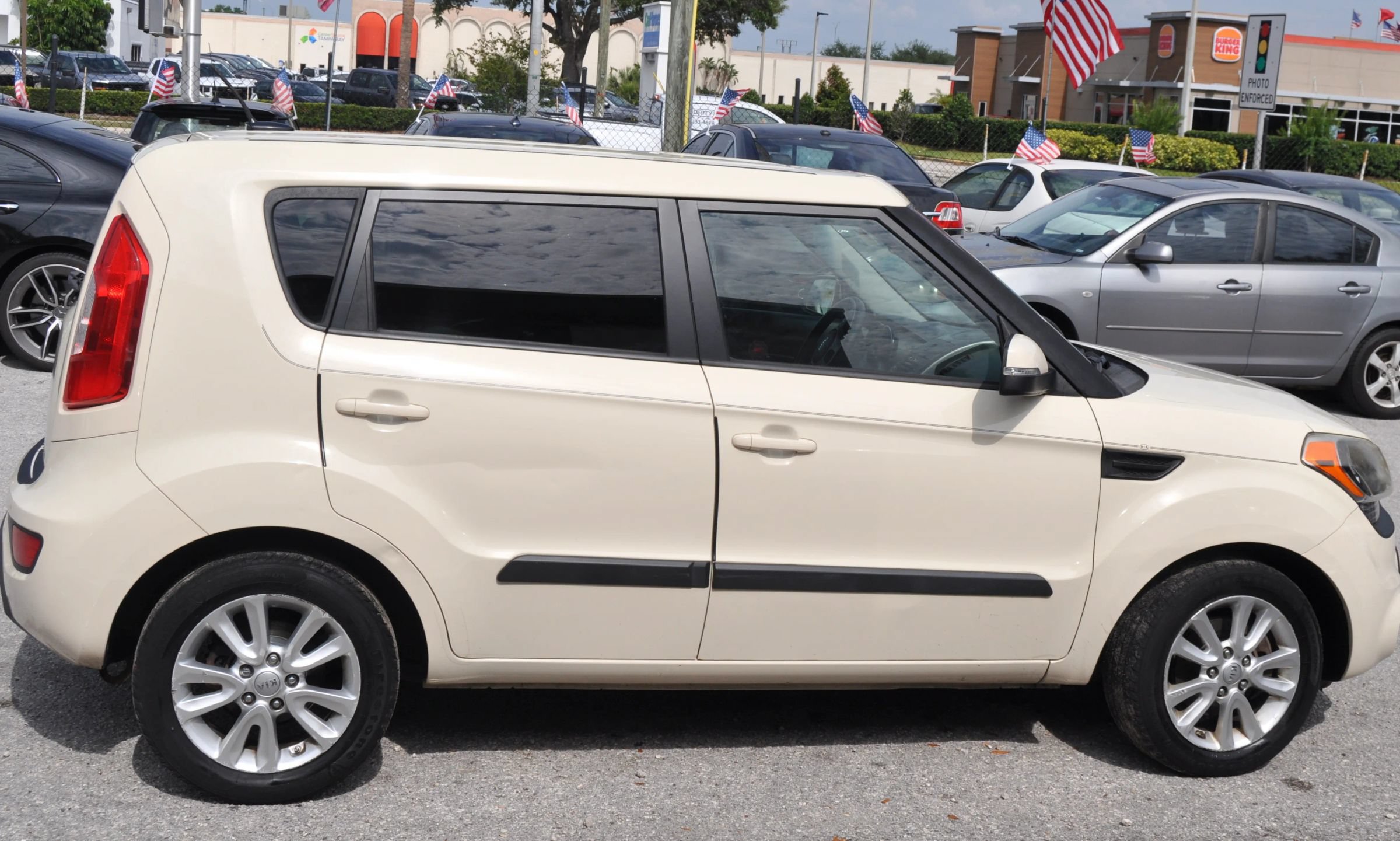 Used 2013 Kia Soul + FWD image 6