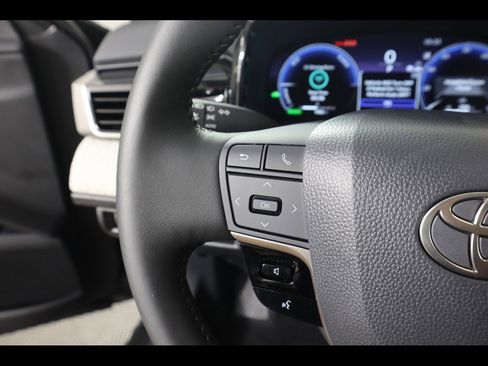 Used 2026 Toyota Camry XLE image 21