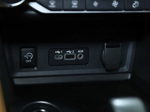 Used 2025 Nissan Sentra SV w/ SV Premium Package FWD image 27
