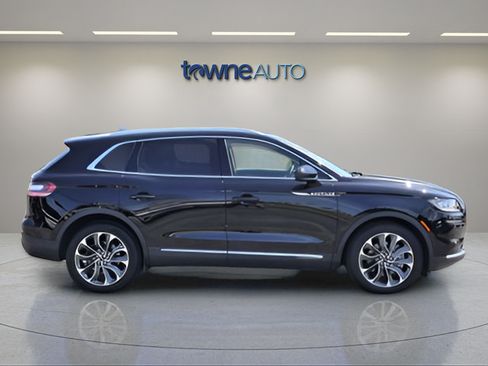 Used 2022 Lincoln Nautilus Reserve w/ Equipment Group 201A AWD/4WD image 6
