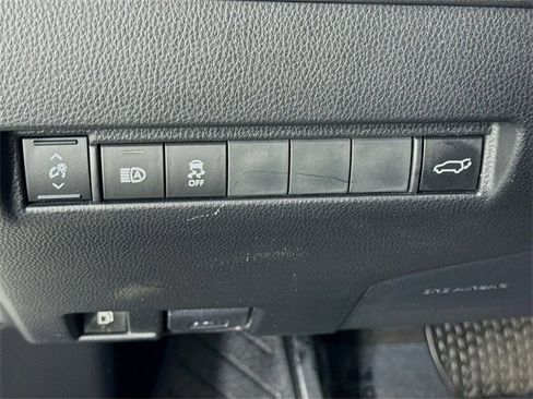 Certified 2023 Toyota Venza Nightshade image 10