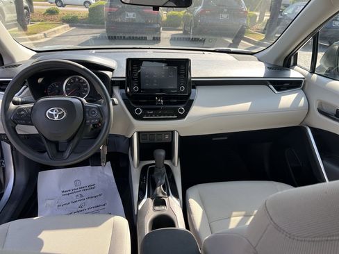 Used 2022 Toyota Corolla Cross L FWD image 31
