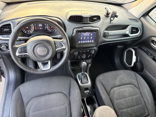 Used 2020 Jeep Renegade Latitude FWD image 18