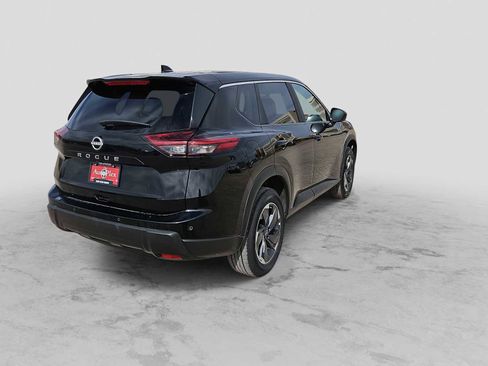 Used 2025 Nissan Rogue SV image 8