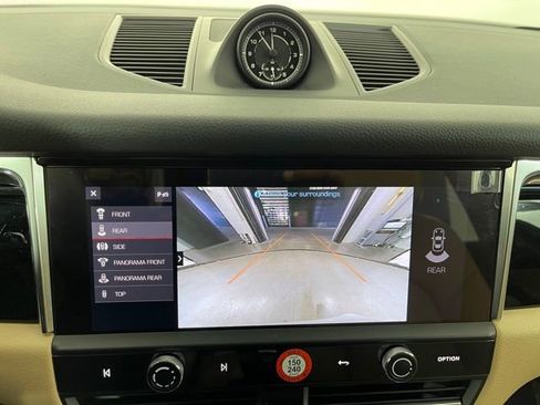 Used 2025 Porsche Macan image 41