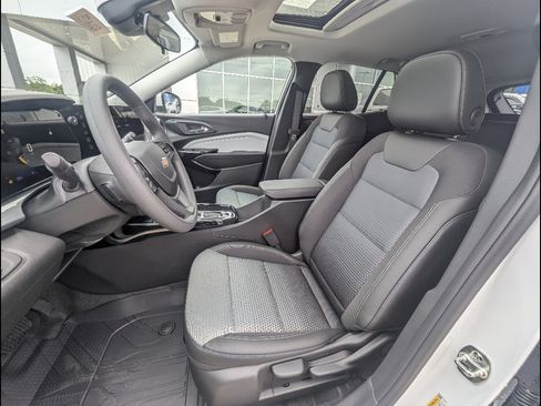 New 2026 Chevrolet Trax LT w/ Sunroof Package FWD image 12