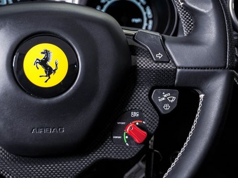 Used 2015 Ferrari California T image 28