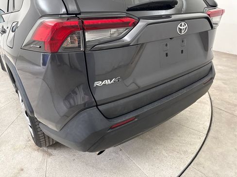 Used 2019 Toyota RAV4 LE FWD image 19