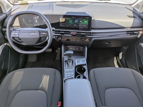 Certified 2026 Kia Sportage LX w/ LX Convenience Package FWD image 12