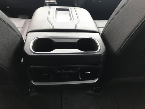 Certified 2022 GMC Sierra 1500 SLT w/ SLT Premium Plus Package image 16