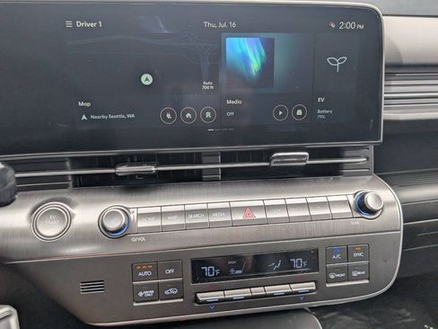 Used 2024 Hyundai Kona Limited FWD image 12