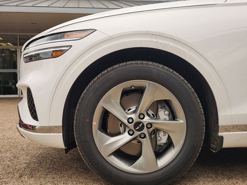 New 2026 Genesis GV70 2.5T AWD/4WD image 8