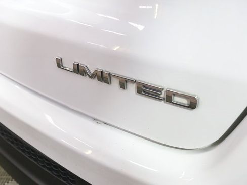 Used 2022 Jeep Compass Limited image 11